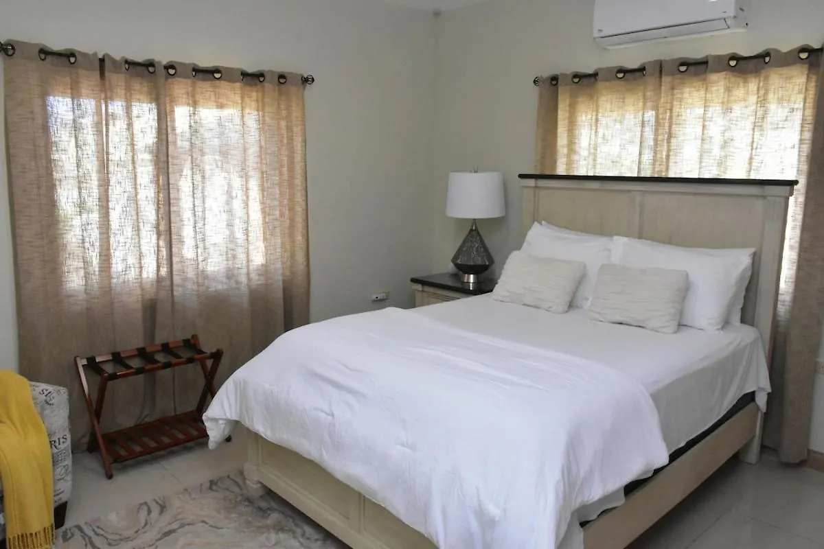 Casa vacanze Experience Luxury & Serenity-Your Perfect Getaway Ocho Rios