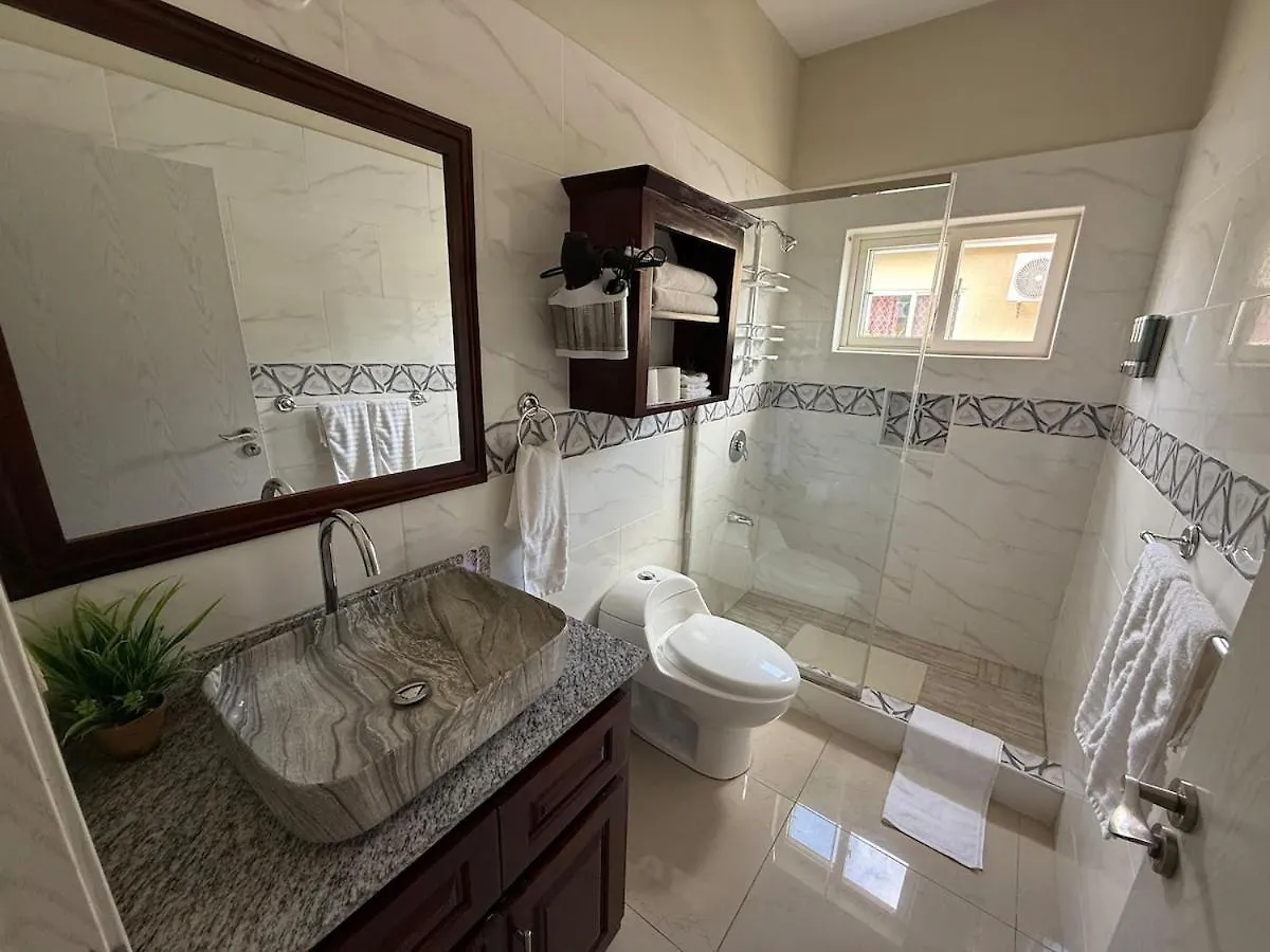 Experience Luxury & Serenity-Your Perfect Getaway Ocho Rios 0*,  Giamaica