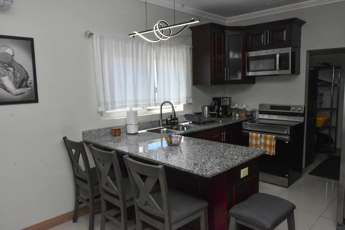 Experience Luxury & Serenity-Your Perfect Getaway Ocho Rios 0*,  Giamaica